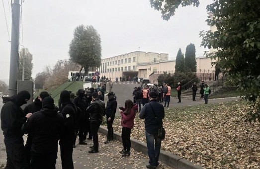 Акция скандального харьковского депутата завершилась, так и не начавшись (ФОТО)