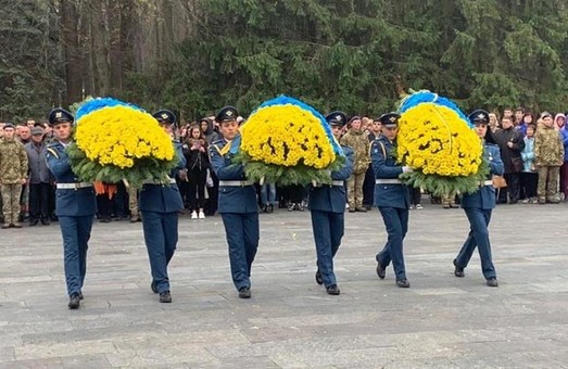 На Мемориале в Харькове почтили память жертв нацистов