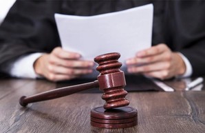 Квартирному вору, который пытался задушить хозяйку-инвалида, вынесли приговор