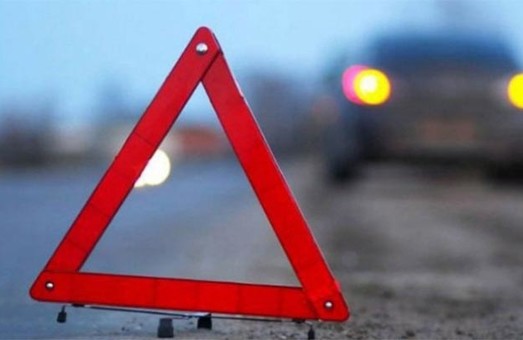Под Харьковом «Волга» врезалась в автобус с десятками пассажиров