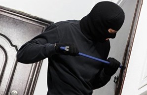 Двух квартирных воров поймали в Харькове на горячем