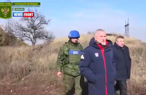 «Кто кого махает, Зе»? Украинцы возмутились приезду российского депутата в Золотое