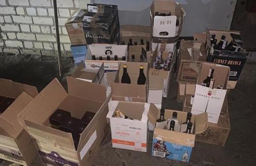 Партию контрабандного алкоголя на миллион нашли на Харьковщине (ФОТО)