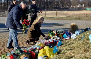 Задумайтесь над прошлым ради будущего: Светличная почтила память погибших во время Голодомора