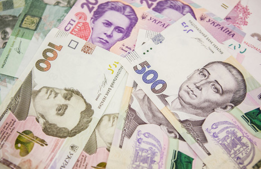 В Харькове нашли дополнительные деньги на зарплаты учителям и коммунальщикам
