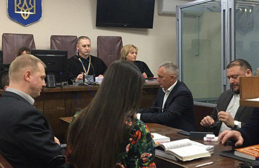 Не могут собраться: в Харькове снова сорвался суд по делу Добкина