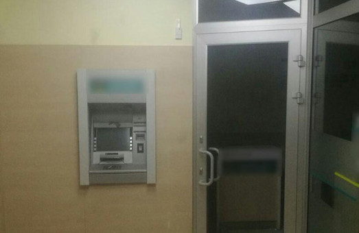 В Харькове взорвали банкомат в жилом доме (ФОТО)