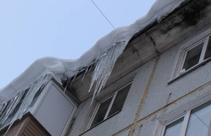 Хотел внимания: на Харьковщине с крыши едва не спрыгнул ребенок