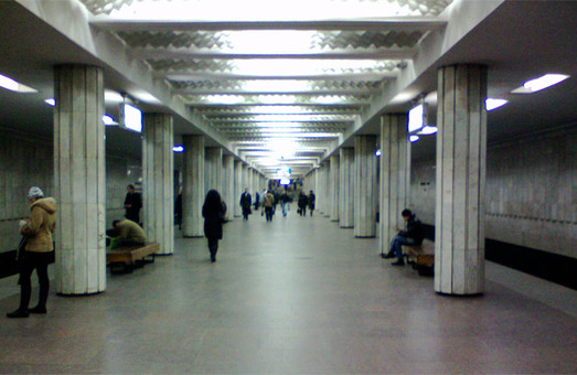 В харьковском метро из-за поломки пустили резервный состав