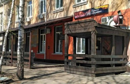 Продавали «паленку»: под Харьковом обыскали кафе экс-помощника нардепа Шенцева