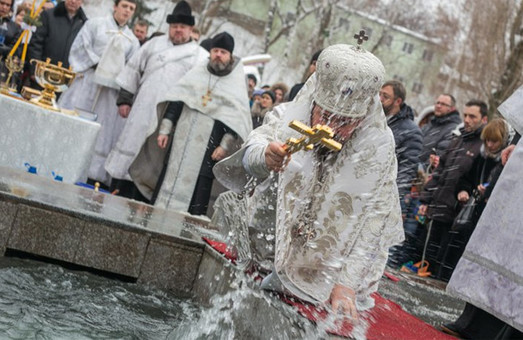 На Крещение в харьковских источниках освятят воду (СПИСОК)