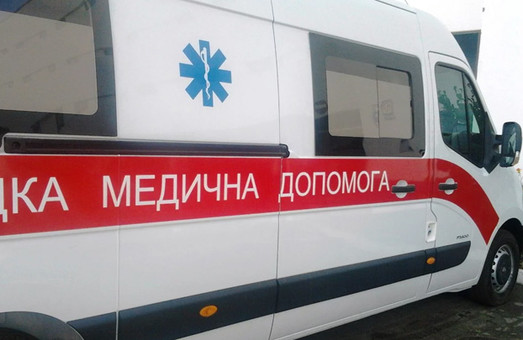 На границе Харьковщины перевернулся микроавтобус: есть пострадавшие