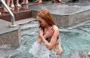 Стало известно, сколько жителей Харьковщины нырнули в прорубь