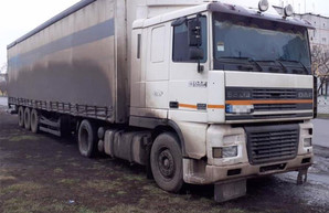 Под Харьковом арестовали фуру с древесиной (ФОТО)