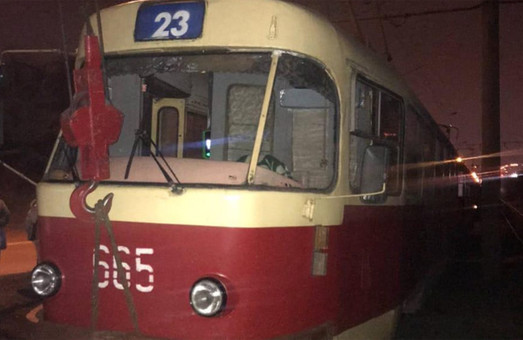 В Харькове трамвай насмерть сбил человека