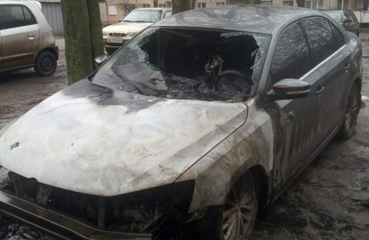 За ночь на Харьковщине сгорели две машины