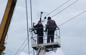 Из-за сильного ветра города и села Харьковщины остались без электричества