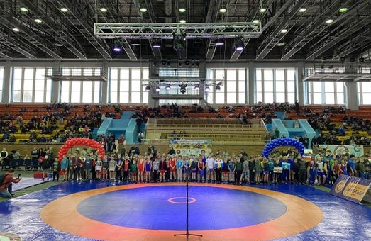 В Харькове стартовал IX Всеукраинский турнир по вольной борьбе среди юношей и девушек «Колизей-2020»