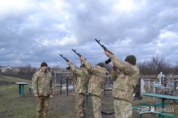 На Харьковщине простились с погибшей на Донбассе боевым медиком Клавдией Сытник (ФОТО)