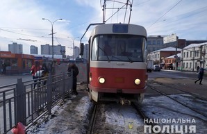 В Харькове трамвай сбил женщину на пешеходном переходе (ФОТО)