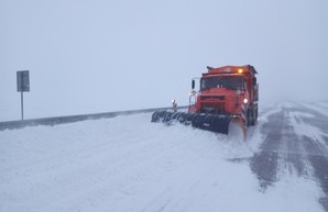 На дорогах Харьковской области работает 115 единиц спецтехники