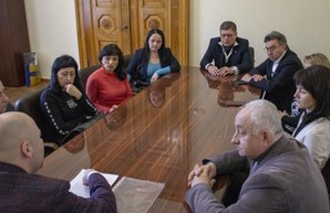 Вопрос выплаты зарплат сотрудникам областных театров решен - ХОГА