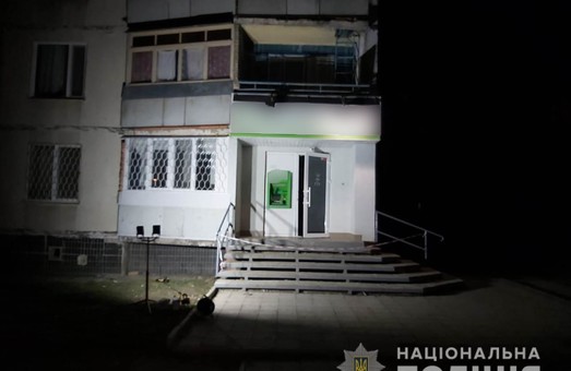 В Харькове взорвали банкомат: Злоумышленники использовали самодельное взрывное устройство (ФОТО)