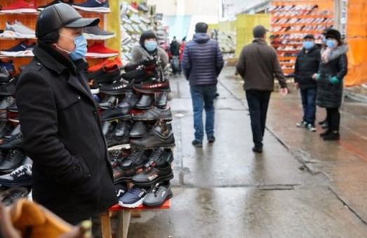 В Харькове закрыты все непродовольственные рынки, кафе и парикмахерские