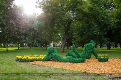 В центре Харькова появились новые цветочные фигуры (ФОТО)