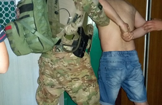 В Харькове задержали вооруженных кавказцев (ФОТО)