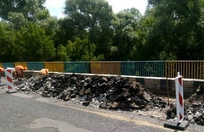 Под Харьковом начали ремонтировать мост на трассе Чугуев – Печенеги (ФОТО)
