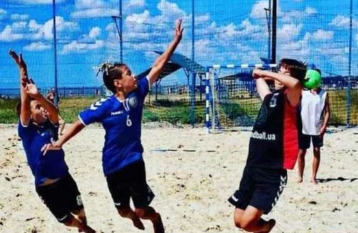 Юные гандболистки Харьковщины завоевали победу на чемпионате Украины