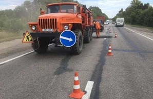 На дорогах Харьковщины продолжается ямочный ремонт: отчет САД за неделю (ФОТО)