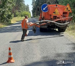 На дорогах Харьковщины продолжается ямочный ремонт: отчет САД за неделю (ФОТО)