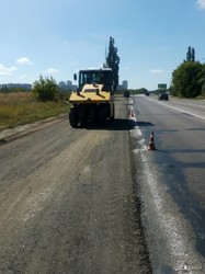 На дорогах Харьковщины продолжается ямочный ремонт: отчет САД за неделю (ФОТО)
