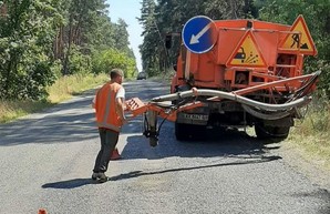 На дорогах Харьковщины продолжается ямочный ремонт: отчет САД за неделю (ФОТО)