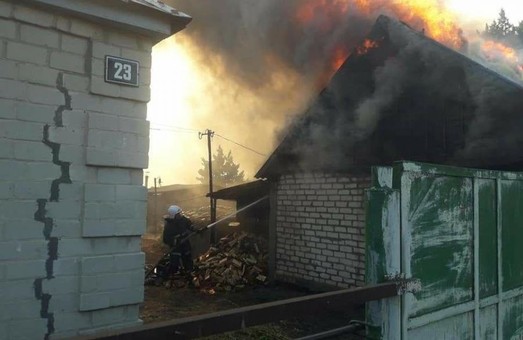 С эпицентра пожара в Двуречанском районе эвакуированы более 50 человек – Кучер