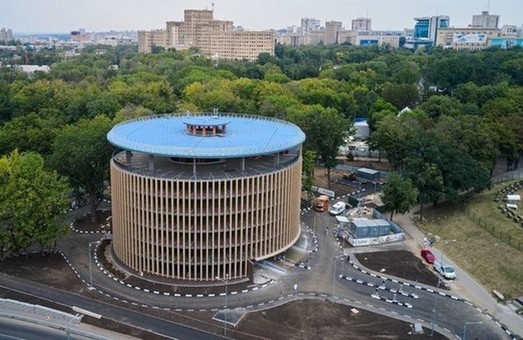 На паркинг в центре Харькова потратят еще 19 миллионов гривен