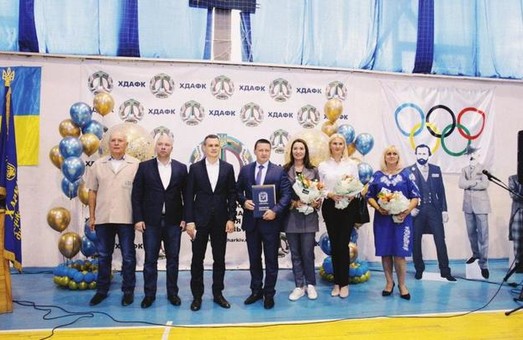 В Харьковской академии физкультуры открыли Аллею олимпийцев