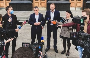 Кучер прокомментировал ситуацию с отказом принять в харьковскую школу ребенка пилота, погибшего при крушении Ан-26