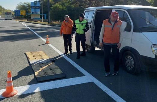 На трассе Харьковом начал работать передвижной весовой комплекс (ФОТО)