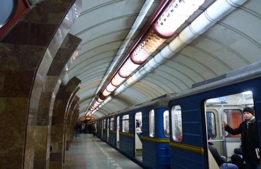 В харьковской подземке участили случаи появления поездов на станциях: новый график