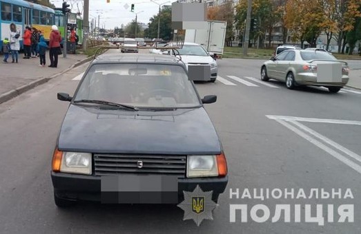 В Харькове на пешеходном переходе сбили двух детей (ФОТО)
