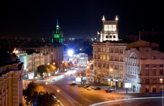 В мэрии Харькова за освещение площади Конституции планируют отдать 12 миллионов пророссийской фирме