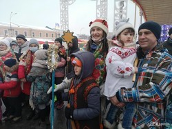 «Вертеп-фест 2021» открылся передачей Вифлеемского огня мира в Харькове