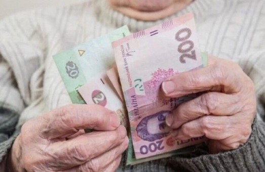 Украинские пенсионеры в этом году будут получать больше