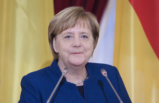 Меркель обсудила с Путиным реализацию минских соглашений