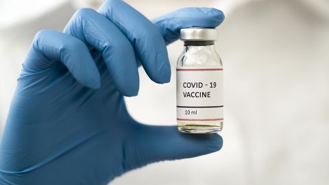 Шмыгаль рассказал, кто получит вакцину от COVID-19 в первую очередь