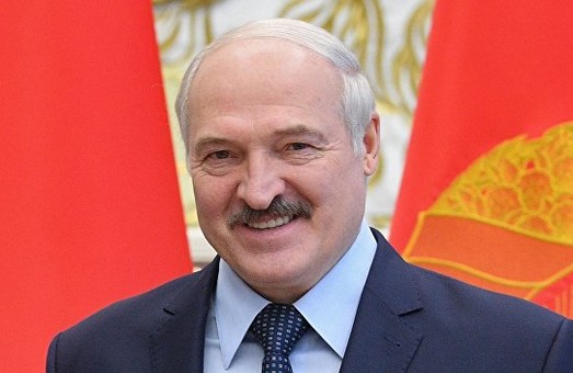 Батька в фаворе. Украинцы больше доверяют Лукашенку, чем Байдену