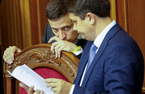 Зеленский оттесняет Разумкова от президентского кресла руками Шабунина